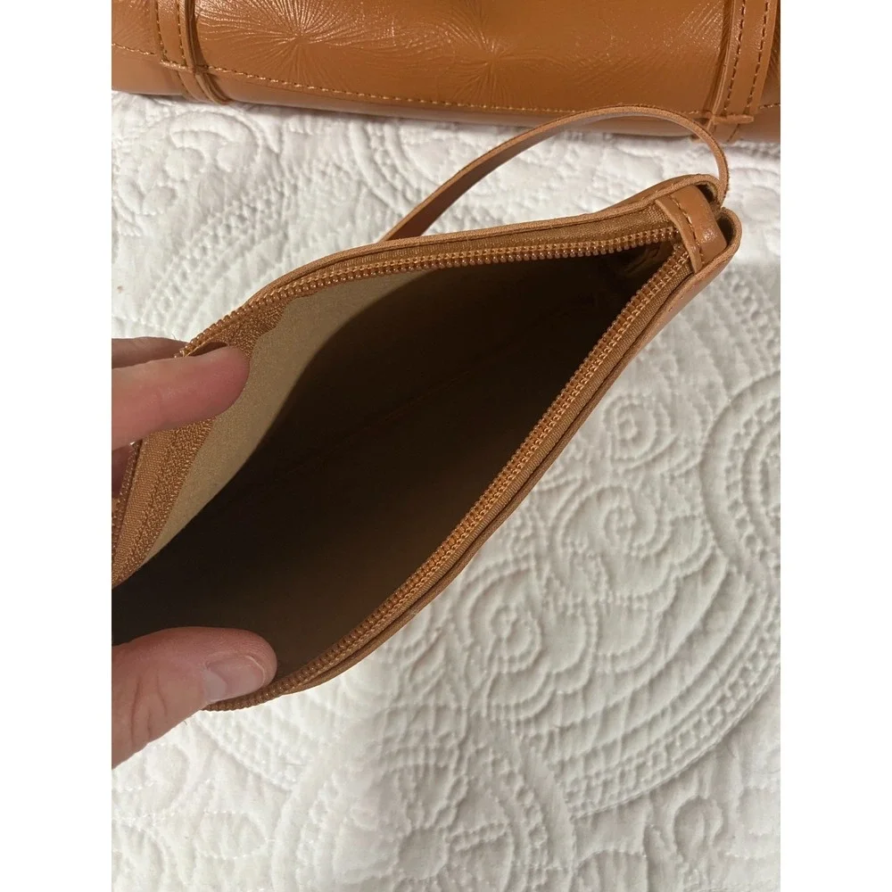 Mellow World  Vegan Leather Shoulder Purse Tote Bag & Wristlet Womens Brown Chic